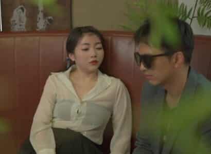 Chàng trai giả thị lực kém dụ em họ say bí tỉ để bùng nổ bản năng dã thú